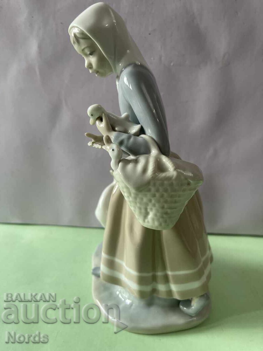 LLADRO Ισπανική πορσελάνινη φιγούρα με τιμή € 0.01 | 0.02 BGN