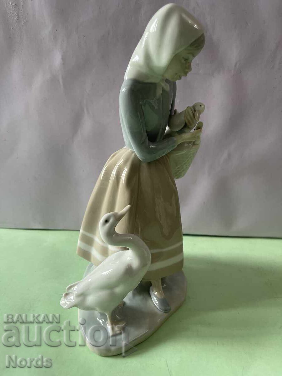Παράδοση LLADRO Ισπανική πορσελάνινη φιγούρα