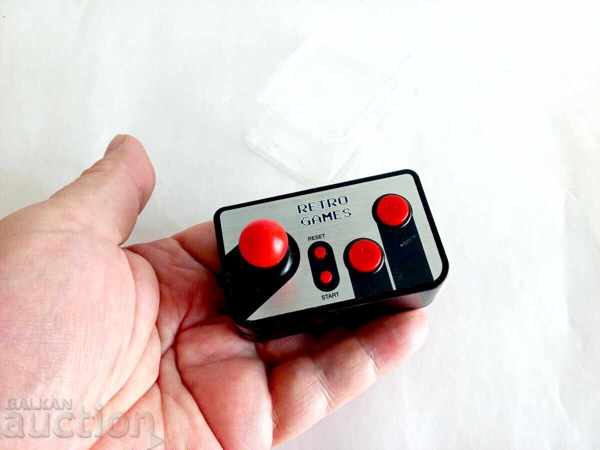 Consolă de jocuri retro marca MGT cu 200 de jocuri pe 8 biți incluse