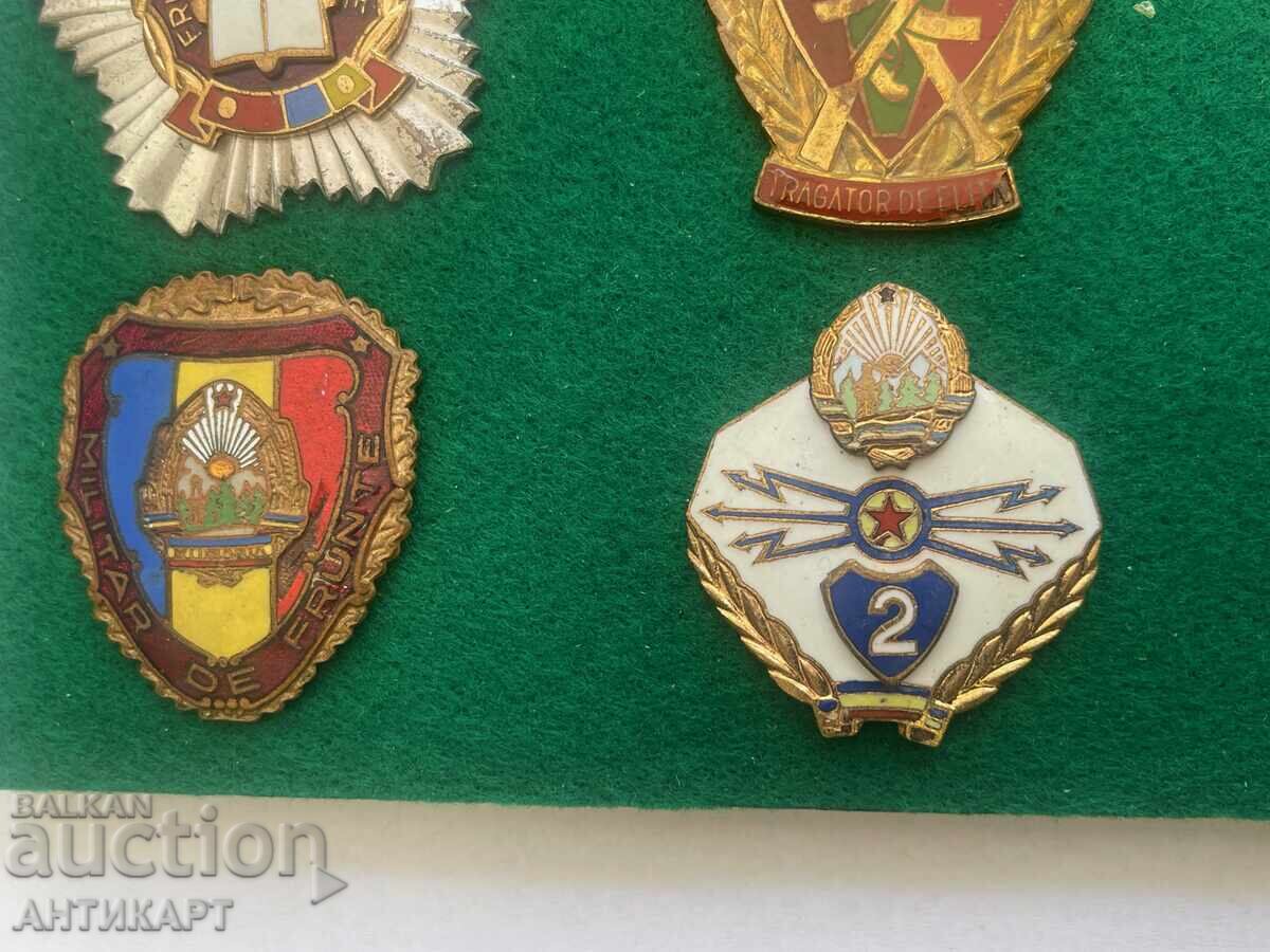 Аукцион Румъния комунизъм 5 броя знаци значки ордени