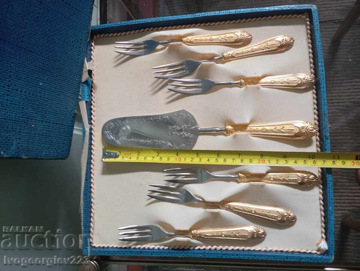 Tacâmuri antice pentru tort cu preț € 52.00 | 101.70 BGN
