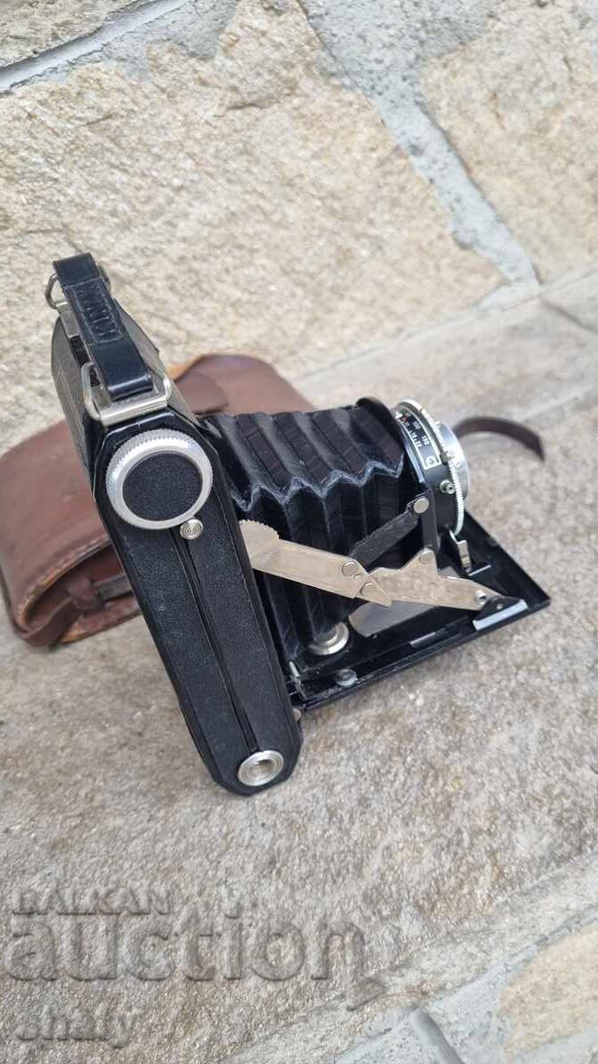 Auction  Old bellows camera