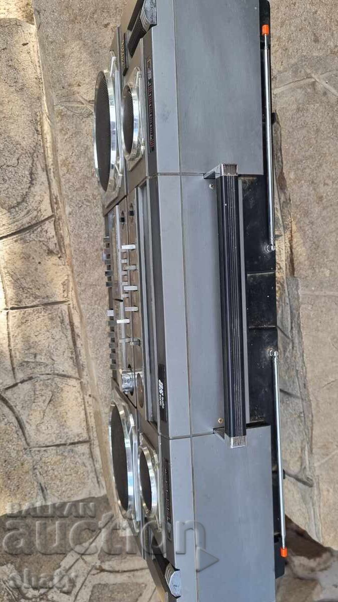 Παλιό τεράστιο κασετόφωνο - 6 Παλιό τεράστιο κασετόφωνο - 6