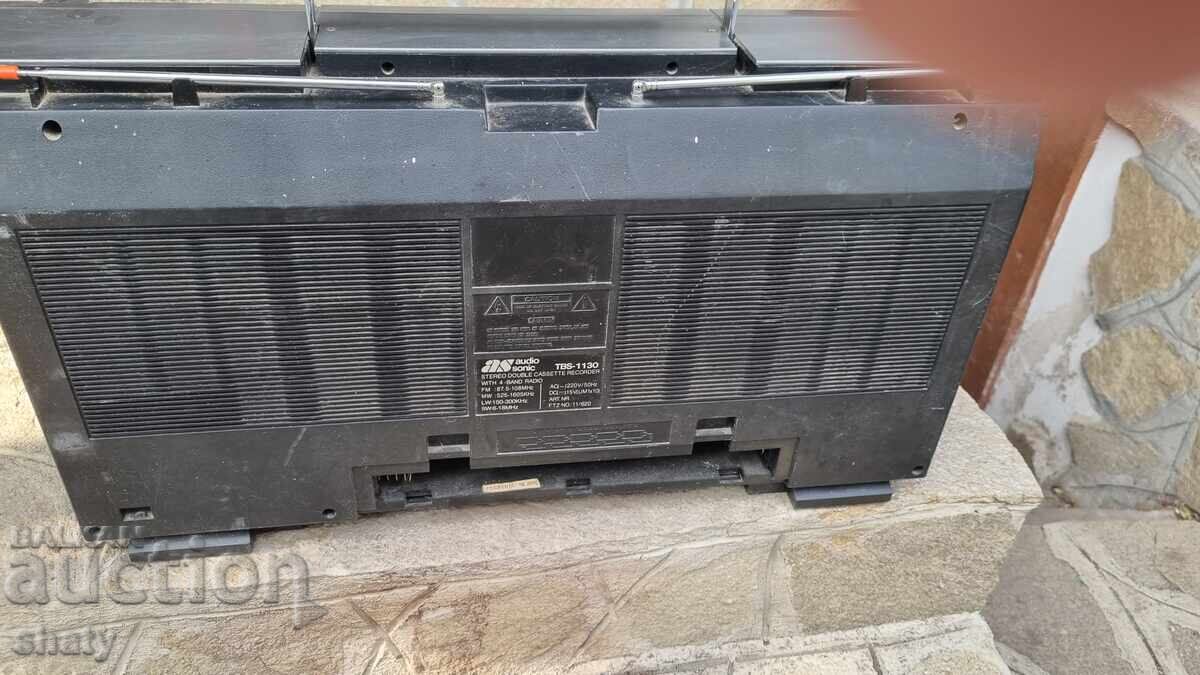 Παλιό τεράστιο κασετόφωνο - 7 Παλιό τεράστιο κασετόφωνο - 7