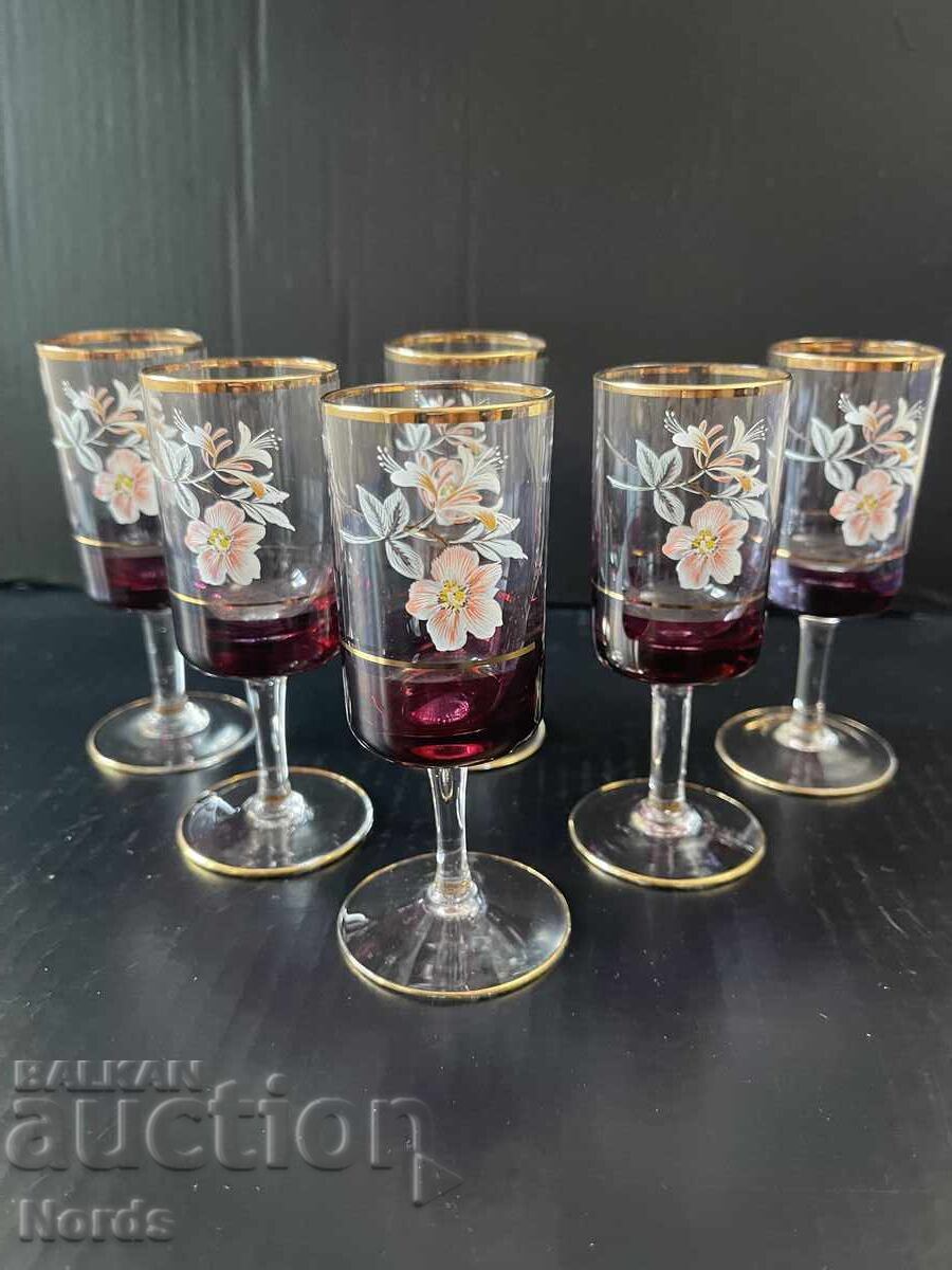 Frumos set pentru băuturi alcoolice cu preț € 0.01 | 0.02 BGN Frumos set pentru băuturi alcoolice cu preț € 0.01 | 0.02 BGN