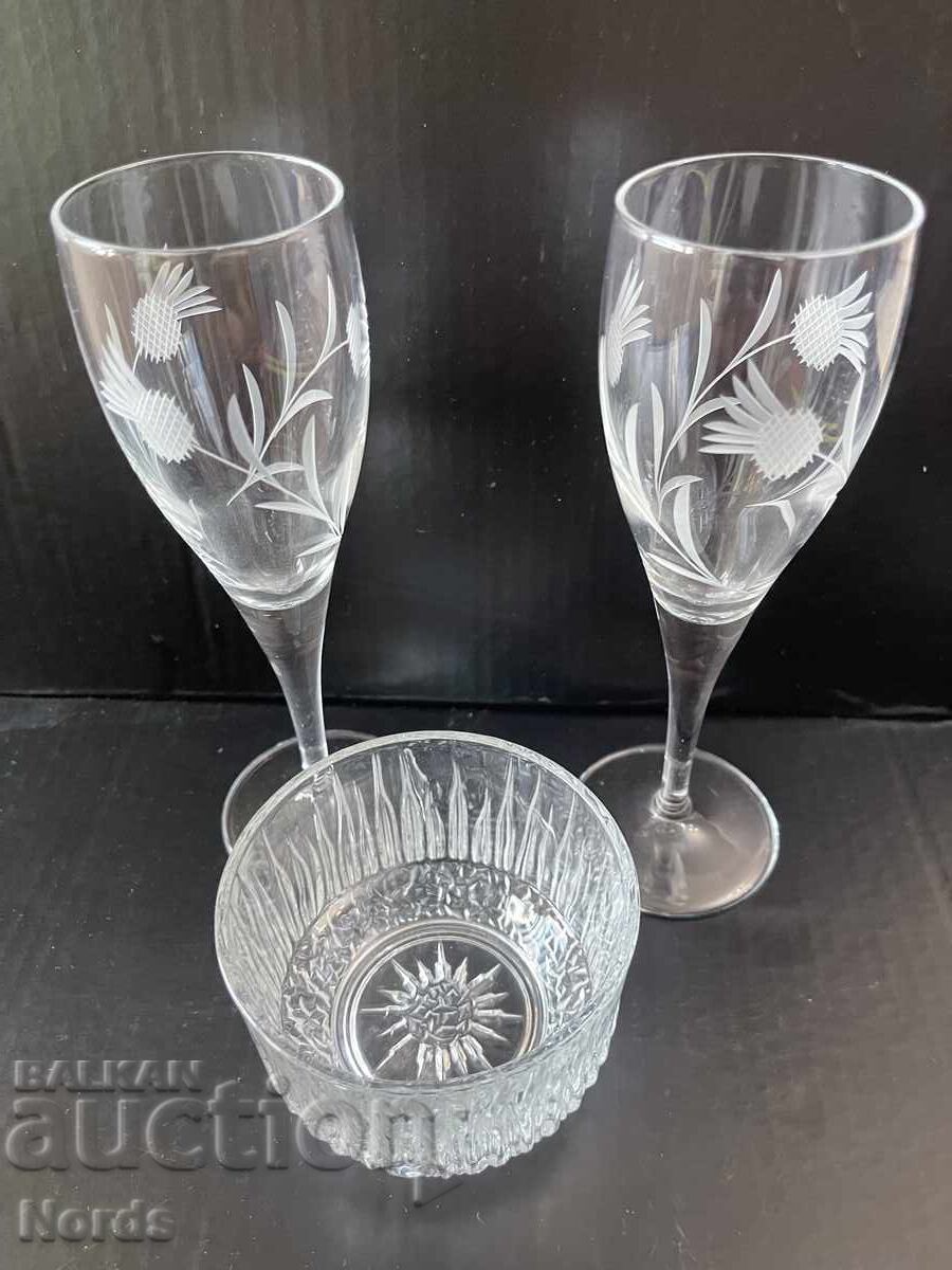 Lot de sticlă frumos cu preț € 0.01 | 0.02 BGN Lot de sticlă frumos cu preț € 0.01 | 0.02 BGN