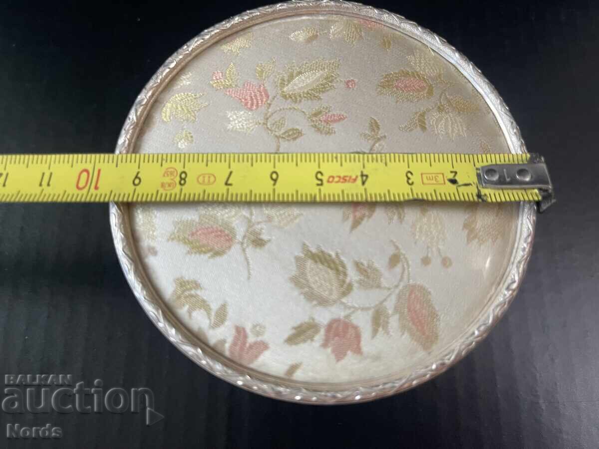 Cutie de bijuterii vintage cu colier din lemn - 6 Cutie de bijuterii vintage cu colier din lemn - 6