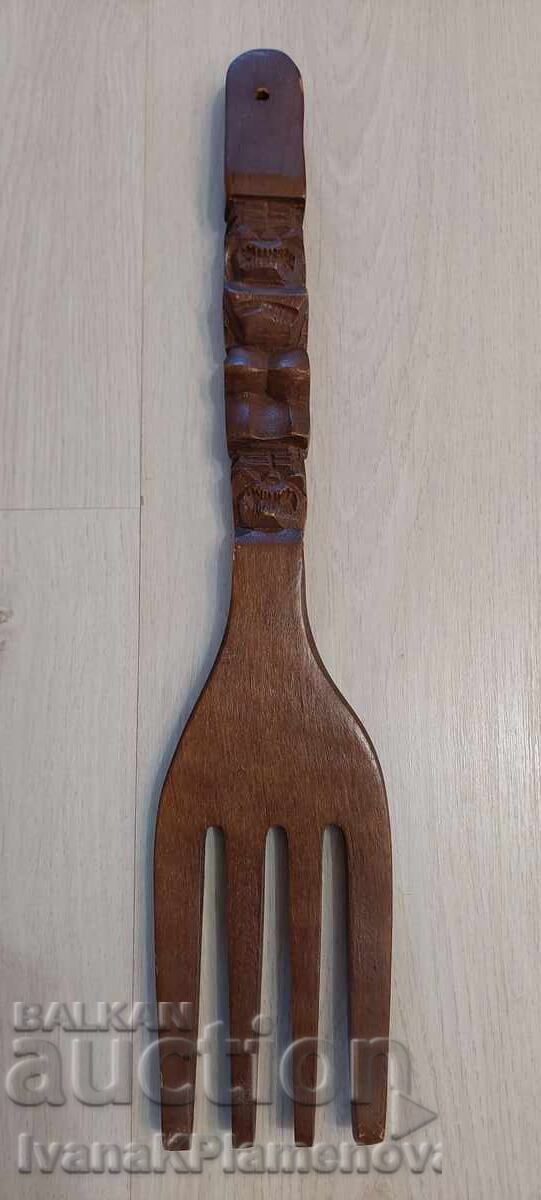 Wood carvings for connoisseurs, two pieces with price € 18.00 | 35.21 BGN
