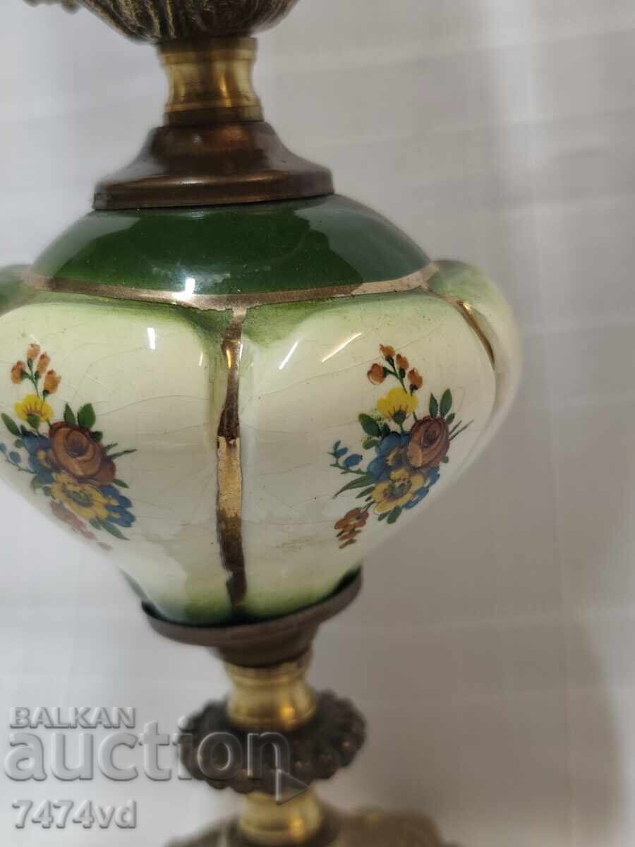 Παράδοση Εντυπωσιακό και πλήρως λειτουργικό vintage επιτραπέζιο φωτιστικό