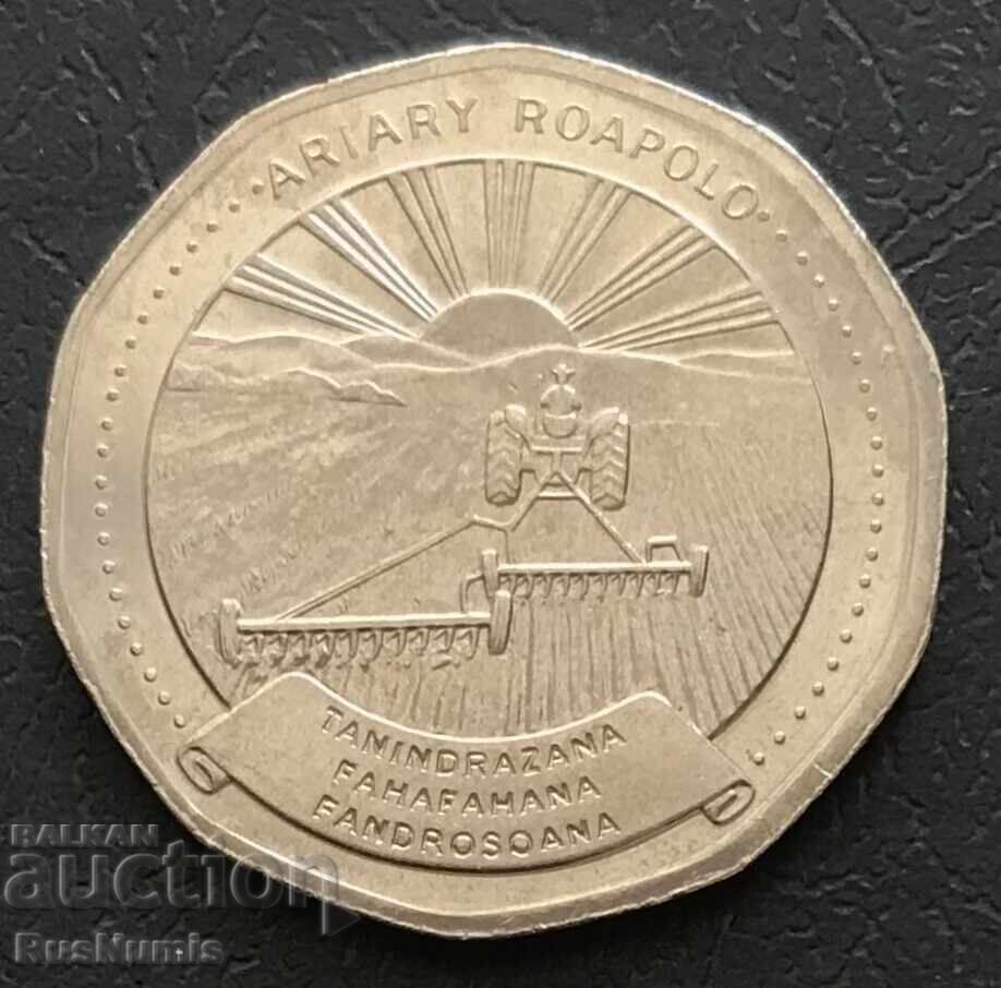 Мадагаскар. 20 ариари 1999 г.