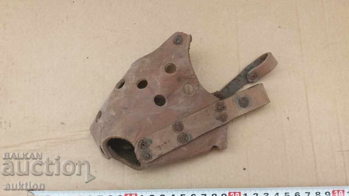 Auction  LEATHER DOG MUZZLE