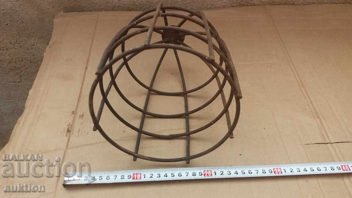 PROTECTOR VECHI PENTRU LAMPĂ INDUSTRIALĂ - 7 PROTECTOR VECHI PENTRU LAMPĂ INDUSTRIALĂ - 7