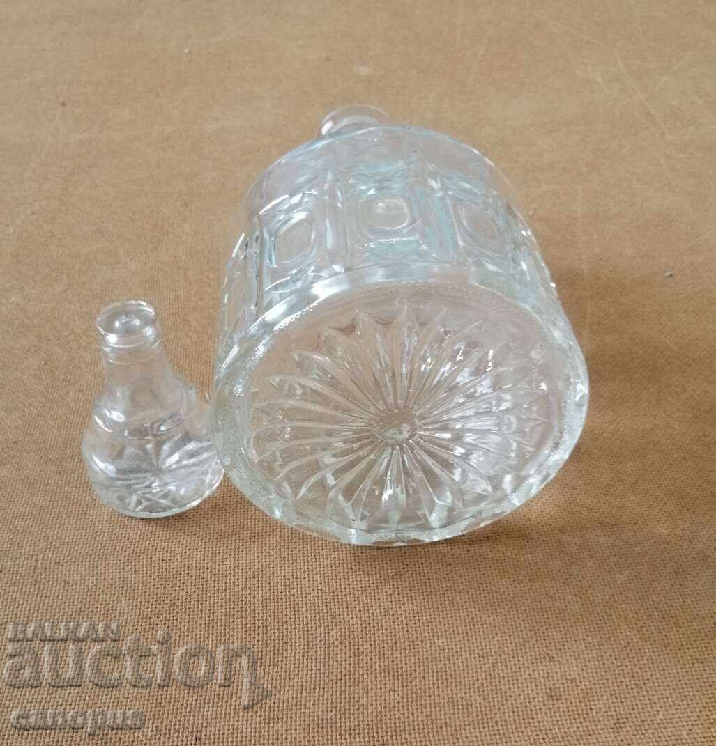 Veche carafă din sticlă - sticlă pentru țuică - recipient din sticlă cu preț € 9.00 | 17.60 BGN