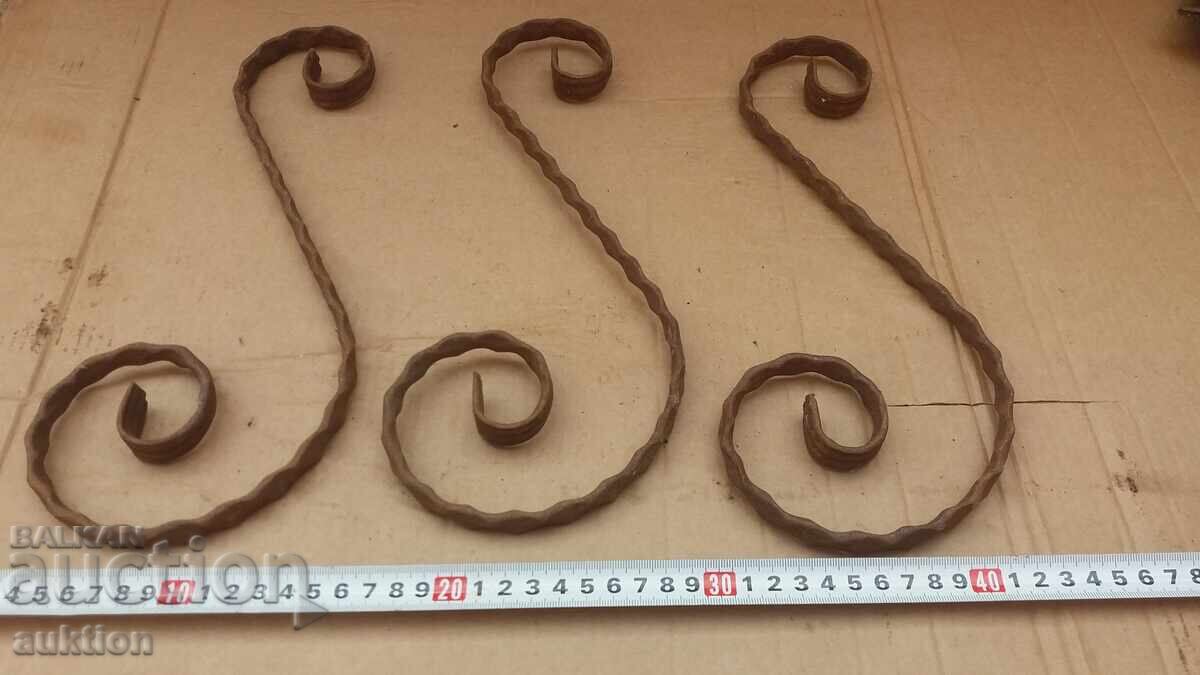 Auction  SOLID METAL ORNAMENTS FOR FENCE GATE 3 PIECES