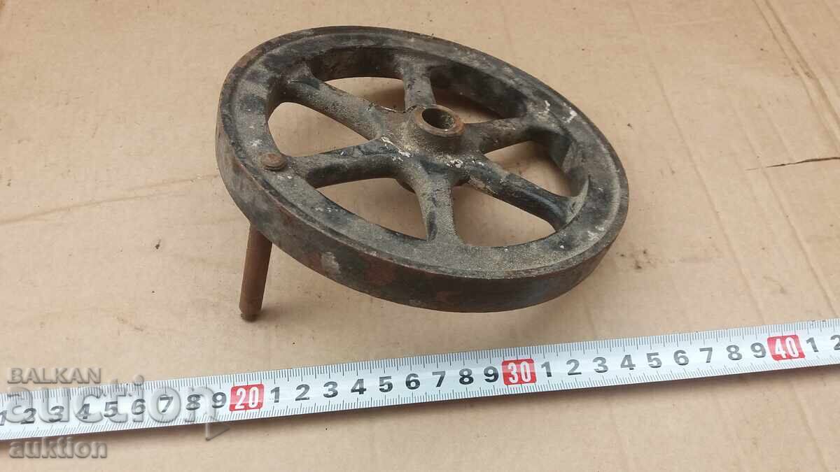 Livrarea VECHE ROATĂ MANUALĂ DE MAȘINĂ - RENAȘTERE