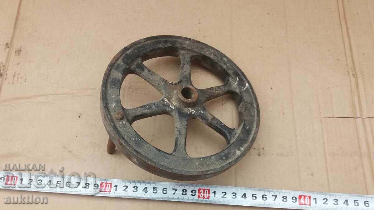 VECHE ROATĂ MANUALĂ DE MAȘINĂ - RENAȘTERE - 6