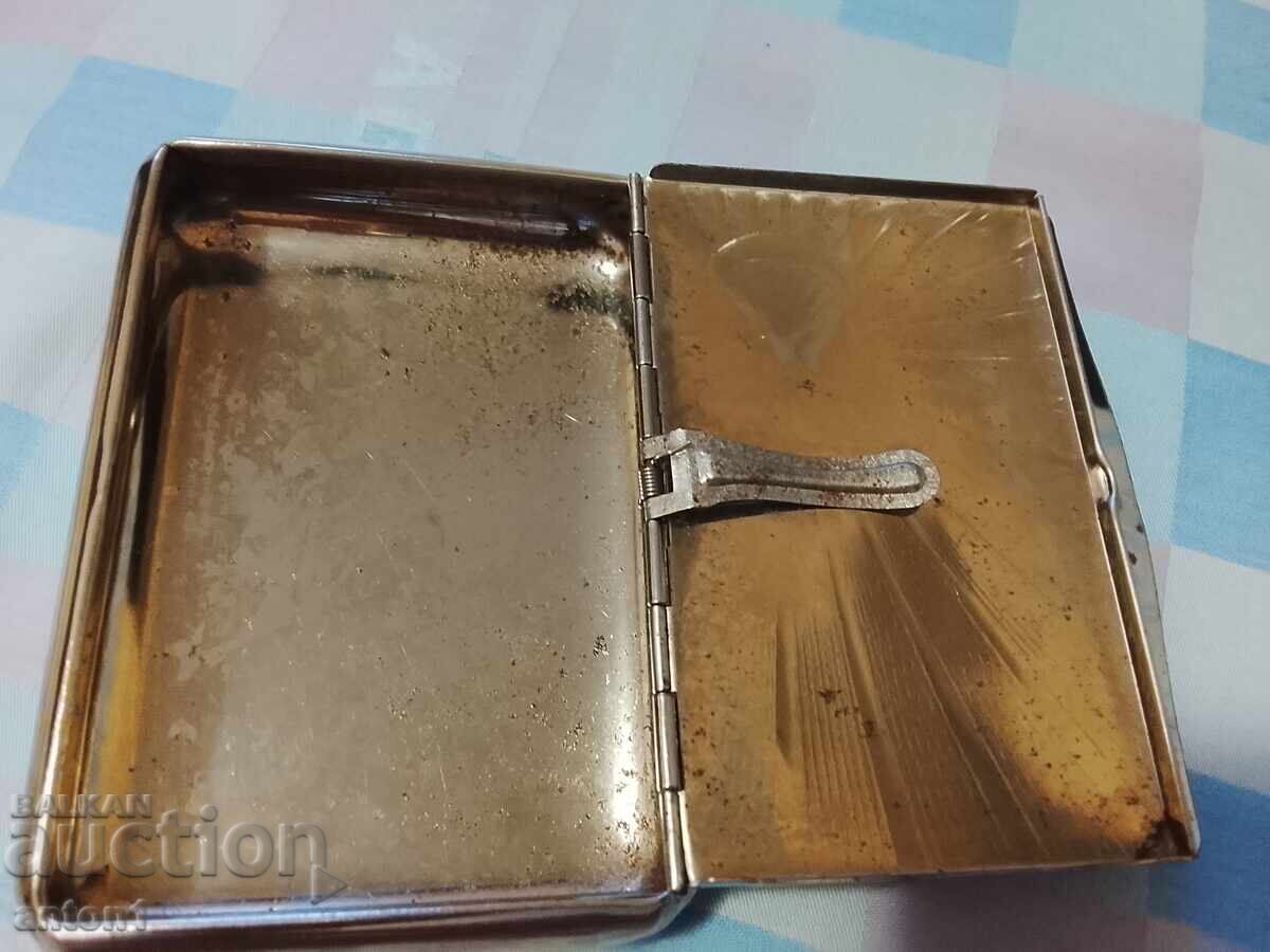 Παράδοση Η ταμπακιέρα Παράδοση Η ταμπακιέρα