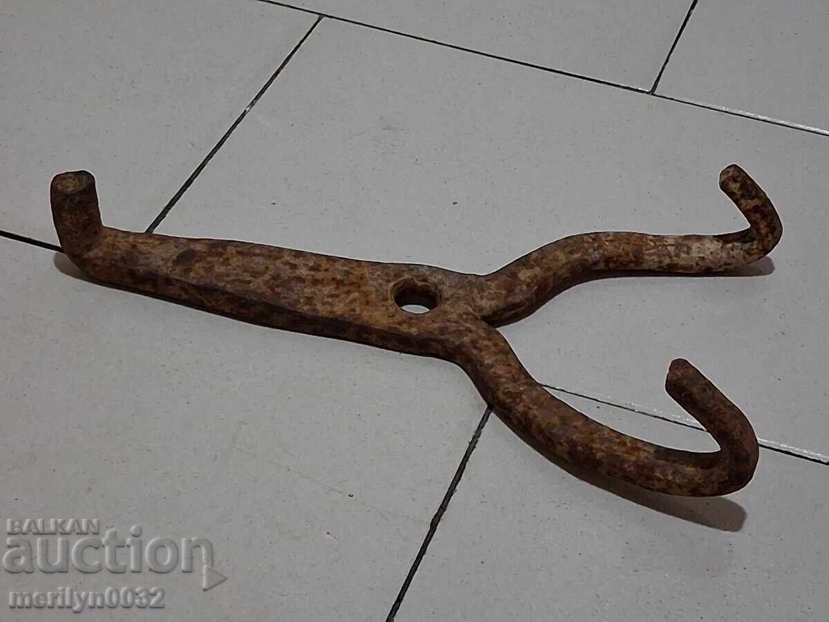 Delivery of Old cooper tool wrought iron, barrel
