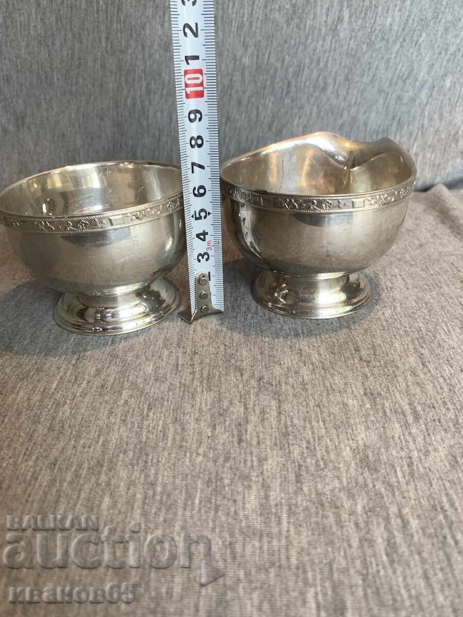 set de zaharniță și latieră argintate cu preț € 25.00 | 48.90 BGN set de zaharniță și latieră argintate cu preț € 25.00 | 48.90 BGN