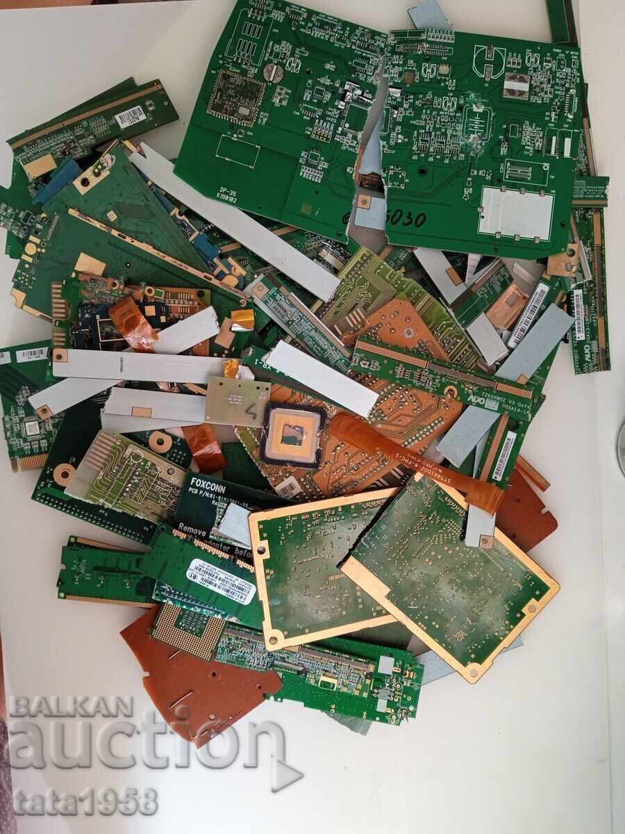 844 gr. Elektronni otpadŭtsi sŭs sŭdŭrzhanie na zlato