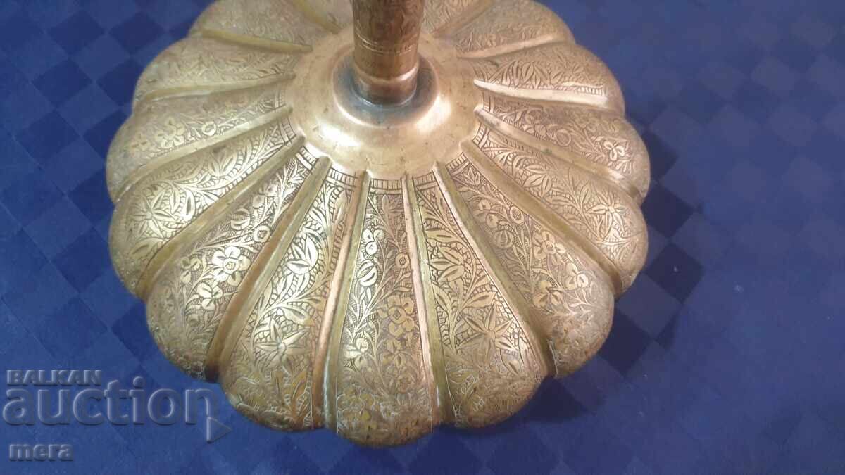 Аукцион Старинен бронзов съд
