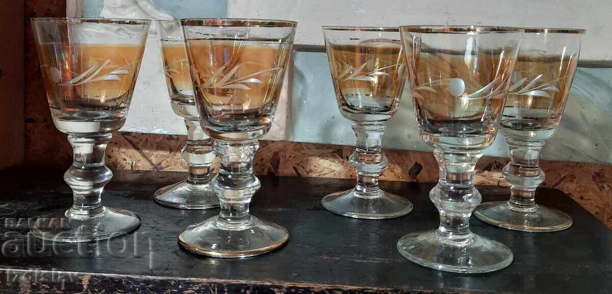 6 pahare vechi pentru lichior