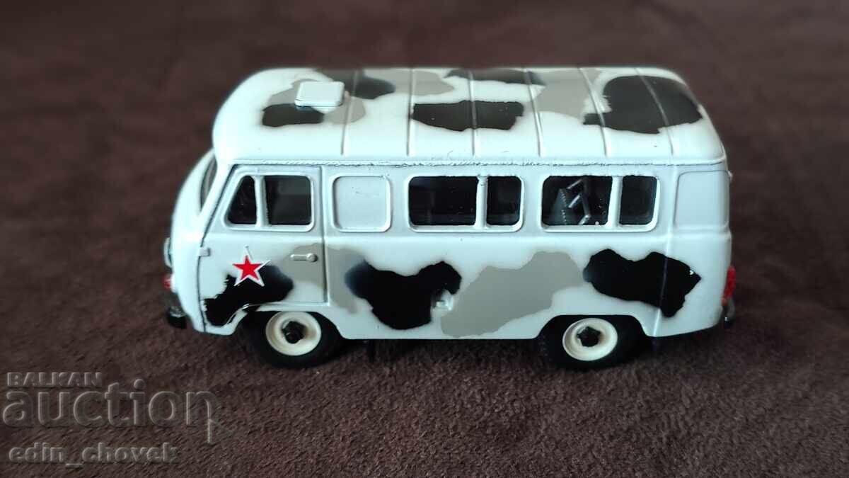 Model metalic UAZ-3962 1/43 Fabricat în Rusia №01 cu preț € 0.01 | 0.02 BGN