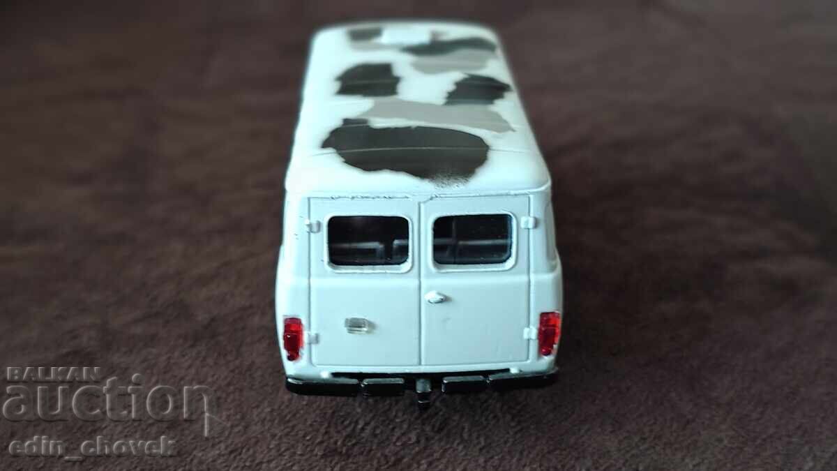 Licitație Model metalic UAZ-3962 1/43 Fabricat în Rusia №01