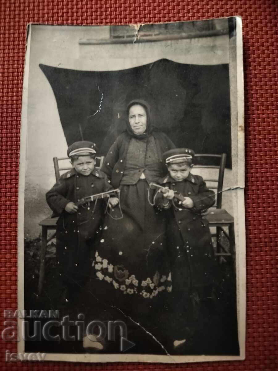 Δημοπρασία Παλιά καρτ ποστάλ παιδιά με παιχνίδια