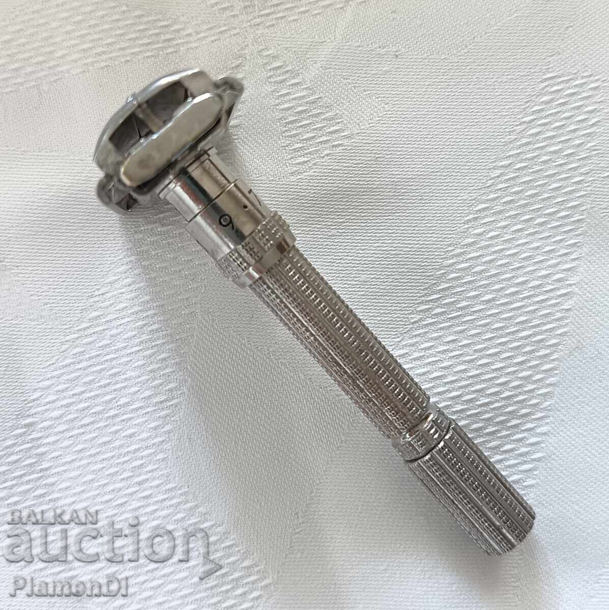 Auction  Gillette Slim Adjustable Razor - 1968 USA