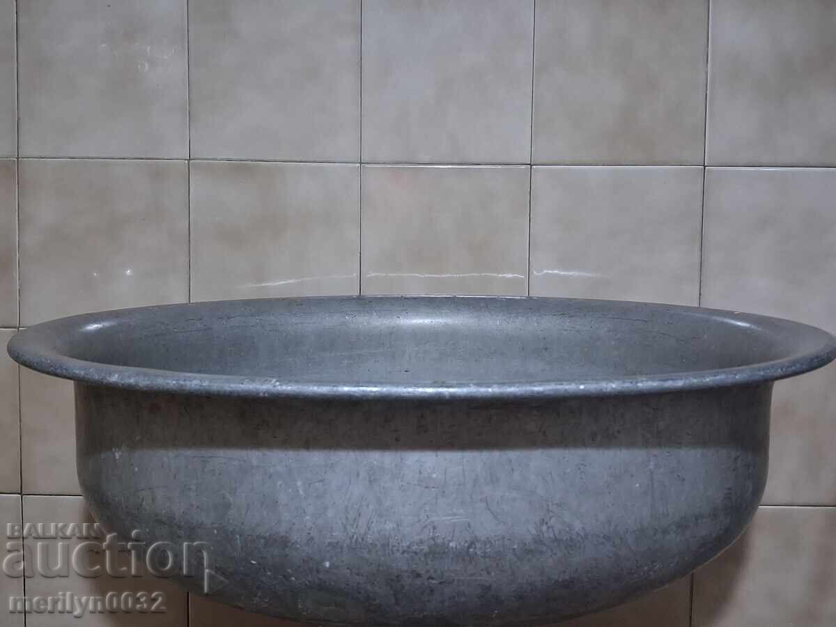 Δημοπρασία Αλουμινένια λεκάνη οικιακό σκεύος καζάνι σκάφη κολυμπήθρα Δημοπρασία Αλουμινένια λεκάνη οικιακό σκεύος καζάνι σκάφη κολυμπήθρα