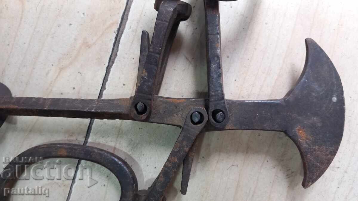 Old Turkish scales with a mace with price € 20.00 | 39.12 BGN