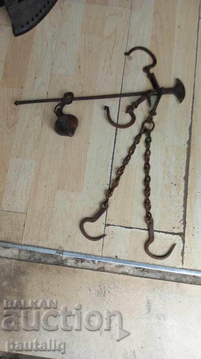 Old Turkish scales with a mace