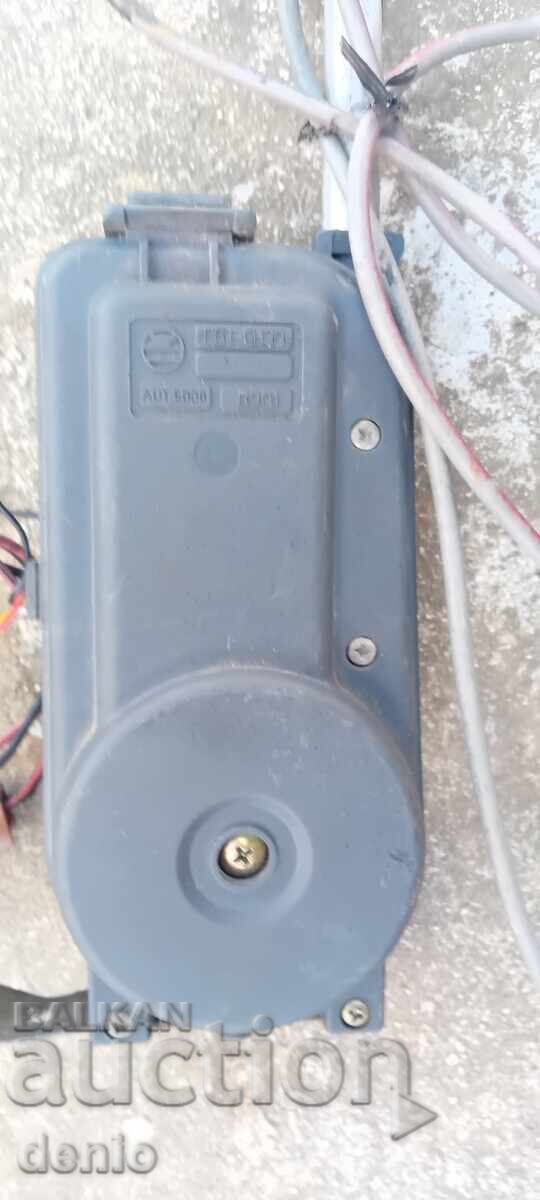 Licitație Antenă electrică vintage pentru Mercedes 190, 124 Licitație Antenă electrică vintage pentru Mercedes 190, 124