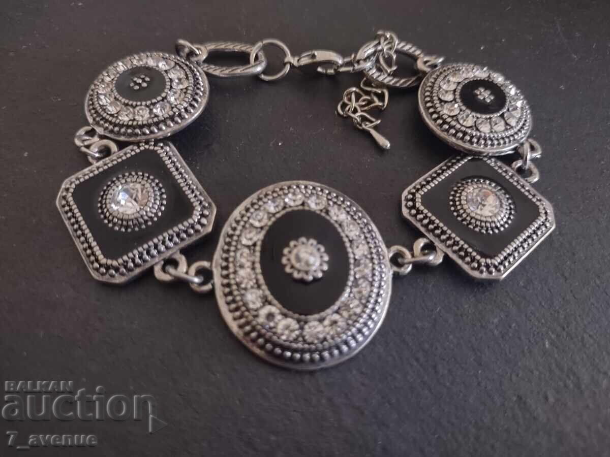 Frumoasă brățară elegantă de damă, emană lux