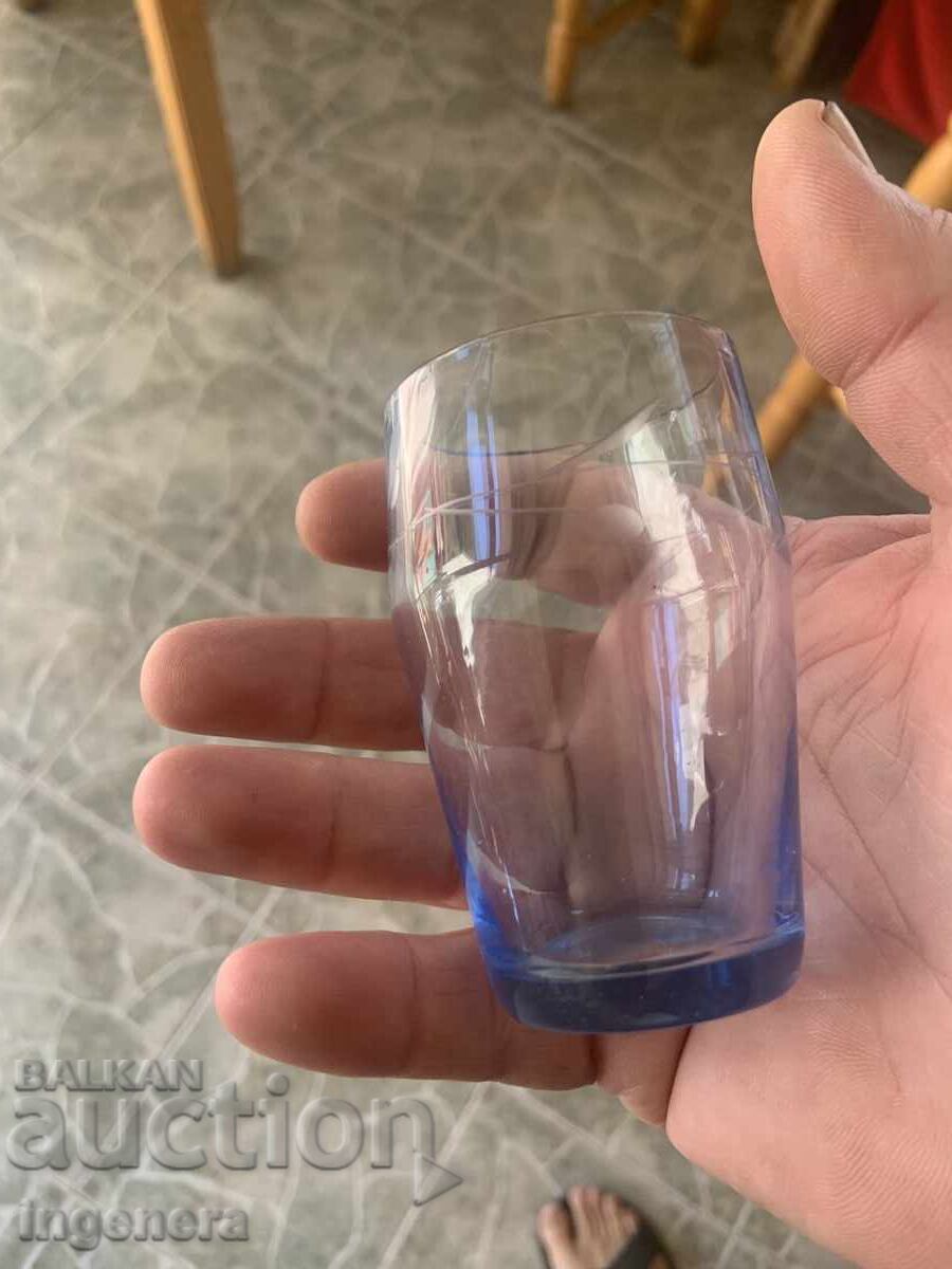 PAHAR PENTRU RAKI VECHI STICLĂ ORNAMENTE COLORAT-100ML cu preț € 2.90 | 5.67 BGN