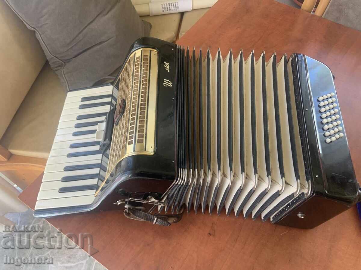 WELTMEISTER ACCORDION 32 BASS UPRIGHT INSTRUMENT - 7 WELTMEISTER ACCORDION 32 BASS UPRIGHT INSTRUMENT - 7