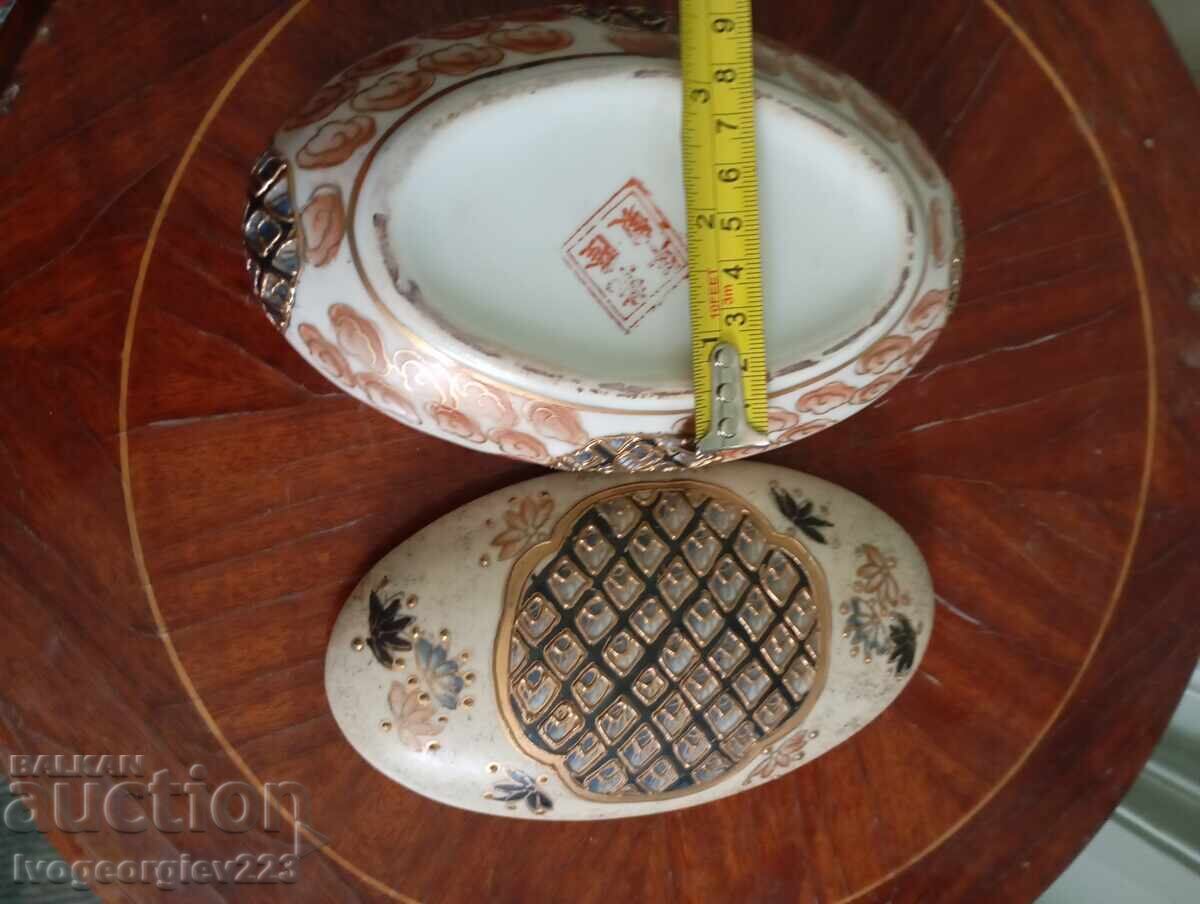 Vintage Japanese porcelain jewelry box with price € 27.00 | 52.81 BGN Vintage Japanese porcelain jewelry box with price € 27.00 | 52.81 BGN