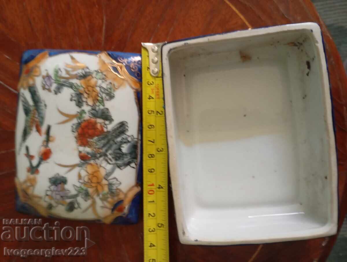 Japanese porcelain jewelry box with price € 12.00 | 23.47 BGN Japanese porcelain jewelry box with price € 12.00 | 23.47 BGN
