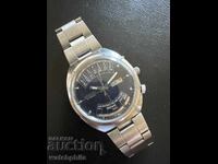 Orient вечен календар мъжки часовник. Рядък циферблат.Работи