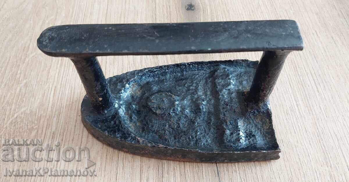Livrarea Fier de călcat retro pentru colecționari