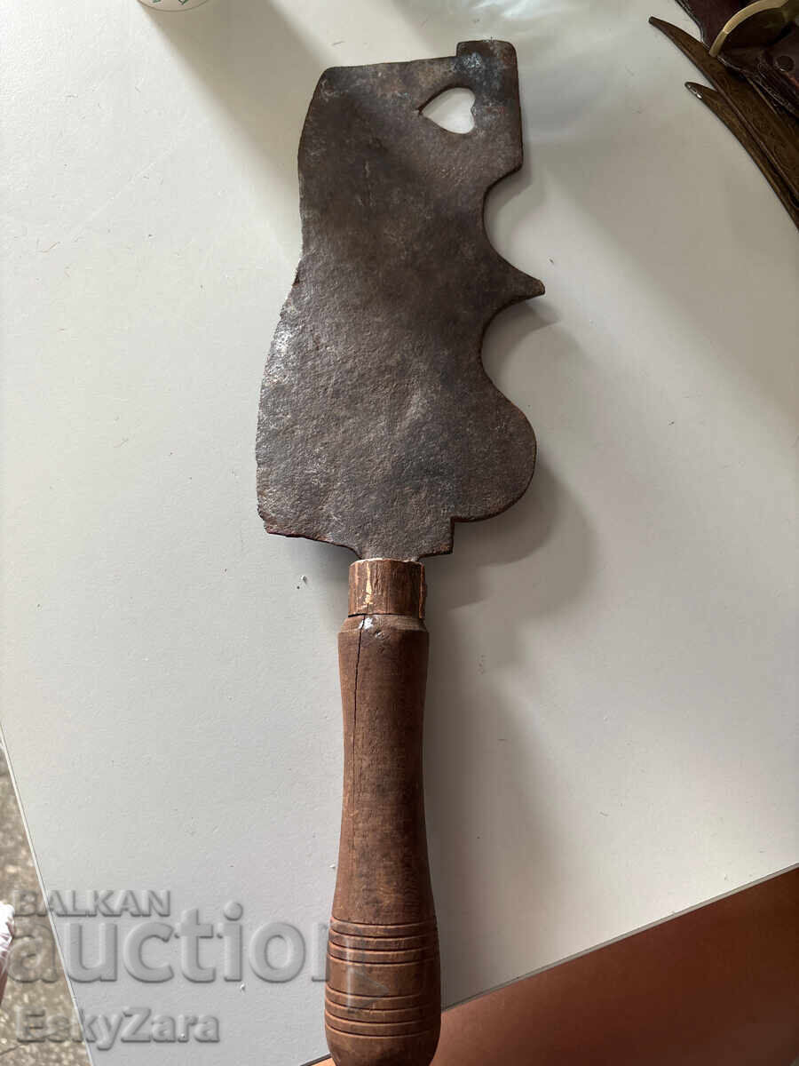 Αυθεντικό παλιό σφυρήλατο μπαλτάκι με καρδιά – αυστροουγγρικό / ρε