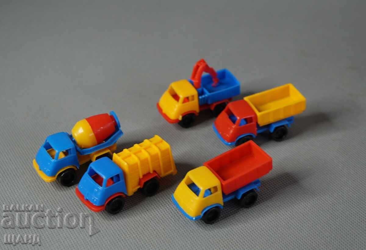 5 Jucării vechi din plastic din perioada socialistă, camioane, camionuțe cu preț € 3.40 | 6.65 BGN