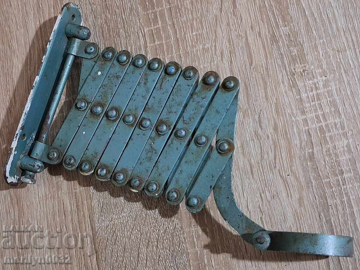 Mecanism extensibil de la o lampă industrială mobilă (felinar) cu preț € 30.97 | 60.57 BGN