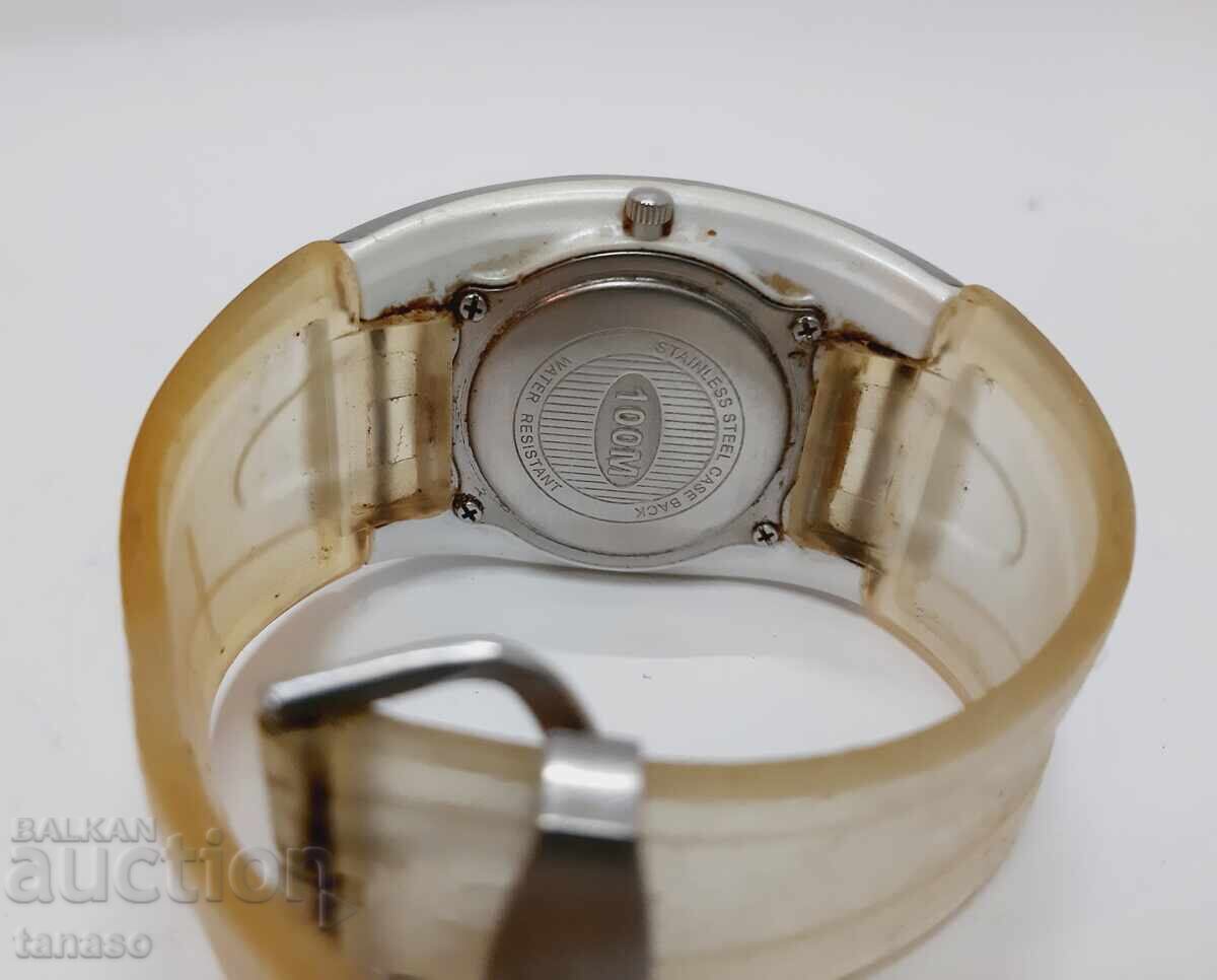 Auction  Retro quartz watch Eurotime 100 m water resistant