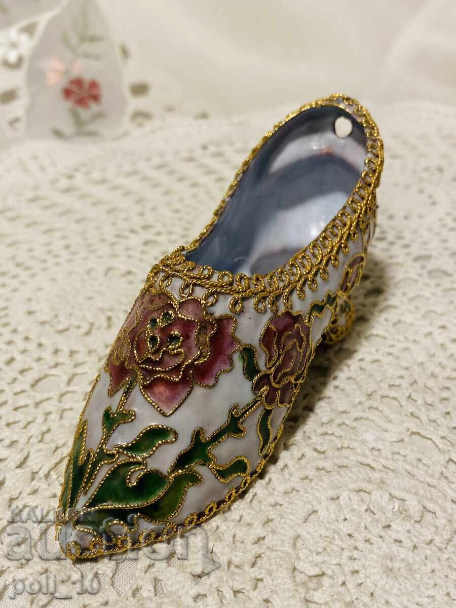 Livrarea Cloisonné, pantof decorativ