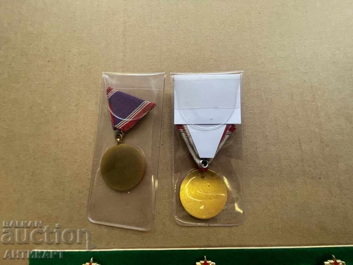 Auction  Hungary communism 5 badges and medals of a military pilot