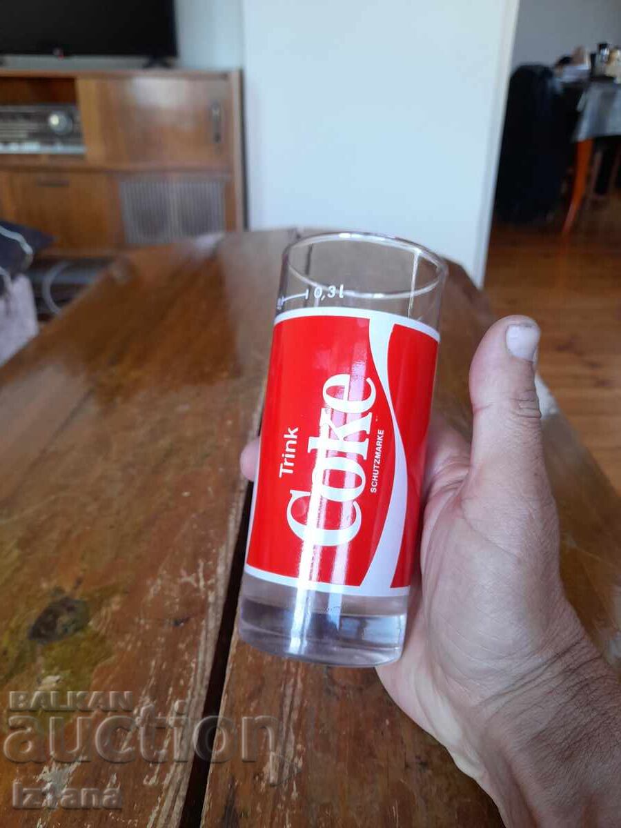Un pahar vechi de Coca Cola, Coca Cola cu preț € 16.00 | 31.29 BGN