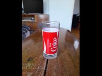 Un pahar vechi de Coca Cola, Coca Cola