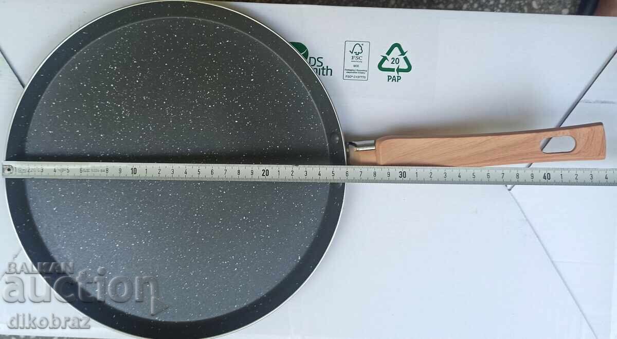 Tigaie pentru clătite Ø 24 cm - NOUĂ - pentru 5 euro cu preț € 5.00 | 9.78 BGN